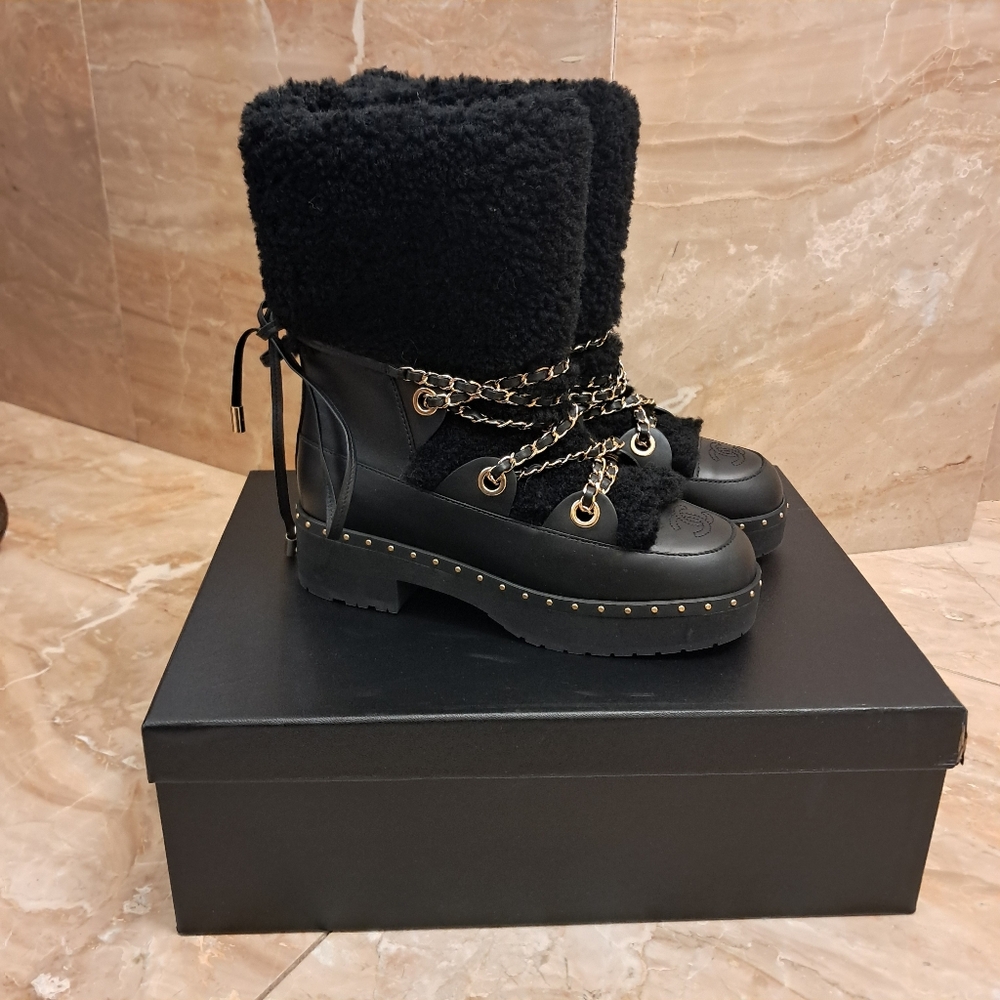 Chanel Boots Women's 38 Fur Leather Ski Luxury Designer Shearling Cozy